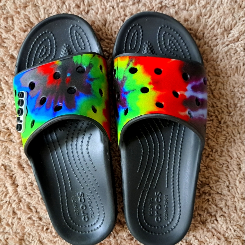 Classic Crocs Tie Dye Graphic Slides